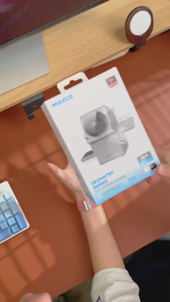 3-in-1 magnetic wireless charging station